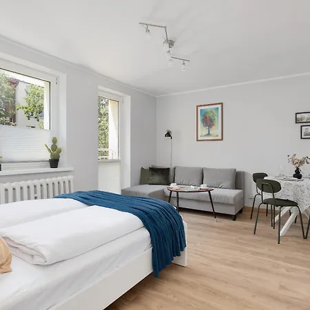 Beautiful Retro 536 For 6 People In By Renters شقة