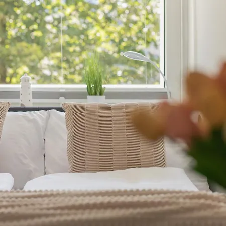 Beautiful Retro 536 For 6 People In By Renters سفينويتشي